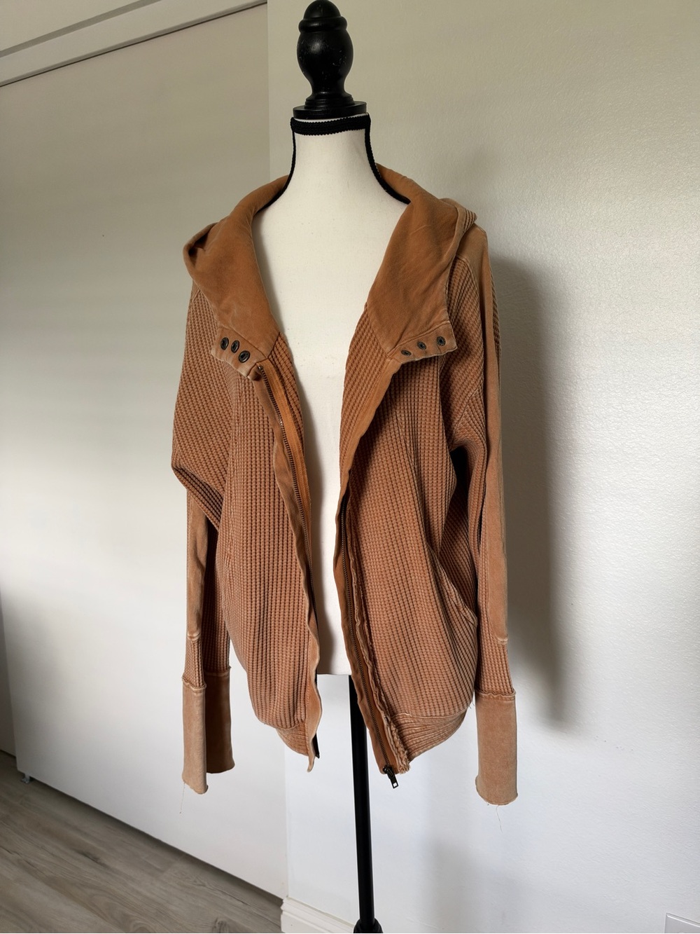 Women’s Easel Mineral Washed Relaxed Waffle-Knit Zip Hoodie